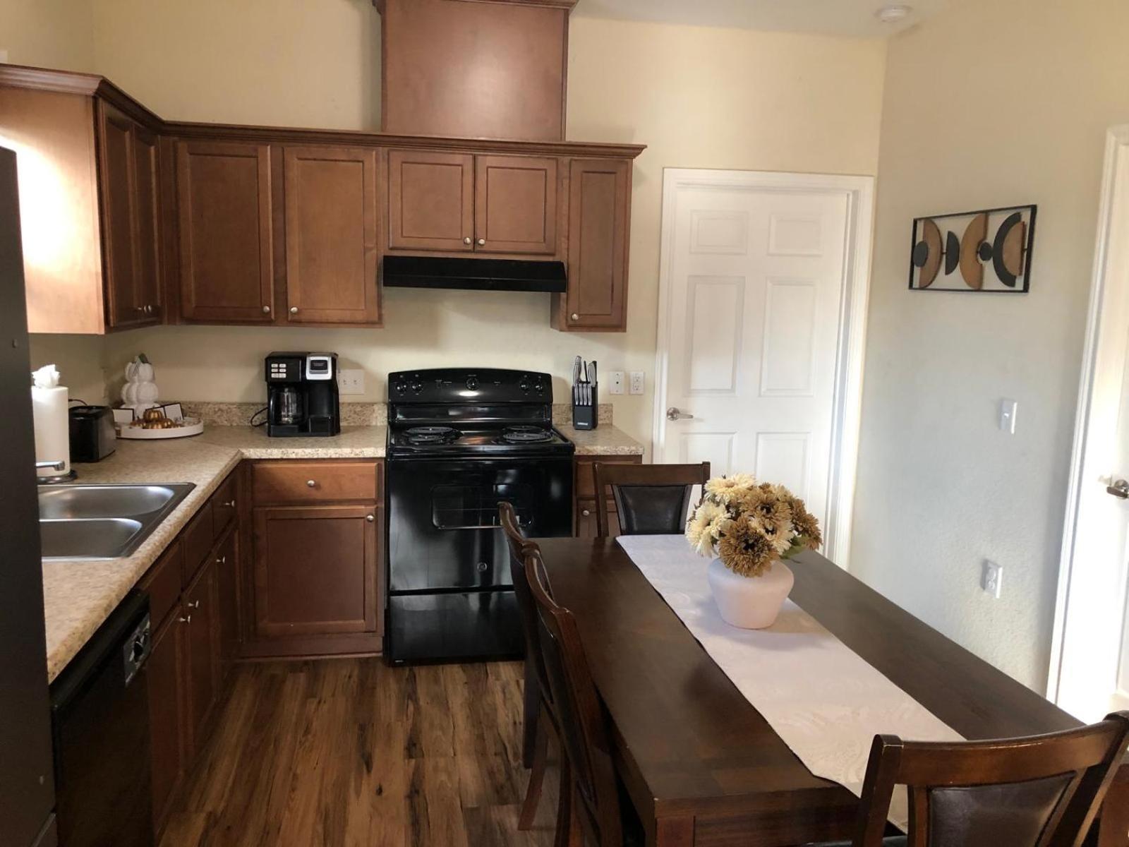 Spacious Villa Close To The Beach, 10 Sleeps Галвестън Екстериор снимка